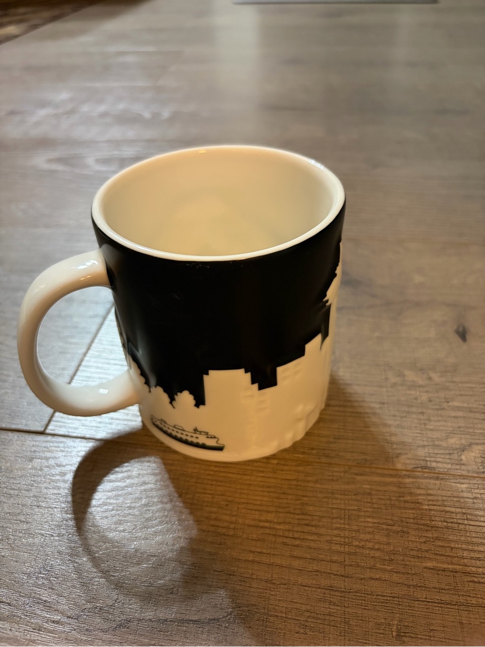 Starbucks Seattle Skyline w/Water Ferry Collectors Series, 16 oz. Coffee Mug EUC